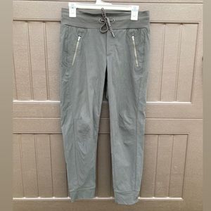 Women’s Athleta Joggers Size 4